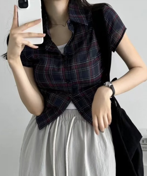 HAILY(ヘイリー)の「サイドドローストリングチェック柄半袖シャツ(シャツ/ブラウス・レディース・ホワイト/ブラック/ベージュ/ネイビー・FREE)」の8枚目の写真