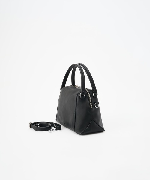 ONE.(ワンドット)の「【ONE./ワンドット】Mini Boston Shoulder Bag / 撥水レザー(ハンドバッグ・メンズ・ブラック・FREE)」の4枚目の写真