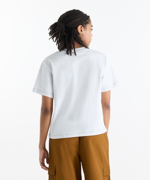 NEW BALANCE(ニューバランス)の「Athletics プレミアムロゴヒップ丈ショートスリーブTシャツ(リラックス)(Tシャツ/カットソー・レディース・ダークグリーン/ラベンダー/ヘザーグレー・SMALL/XX-LARGE/X-LARGE/LARGE/MEDIUM)」の4枚目の写真