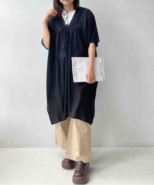 AS KNOW AS plus（アズノゥアズプラス）の「〇ひんやり冷感 ナチュラルVネック半袖ワンピース インナータンク付き 2点セットアイテム（ワンピース・レディース・ミント/ブラウン/ブラック・FREE）」の22枚目の写真