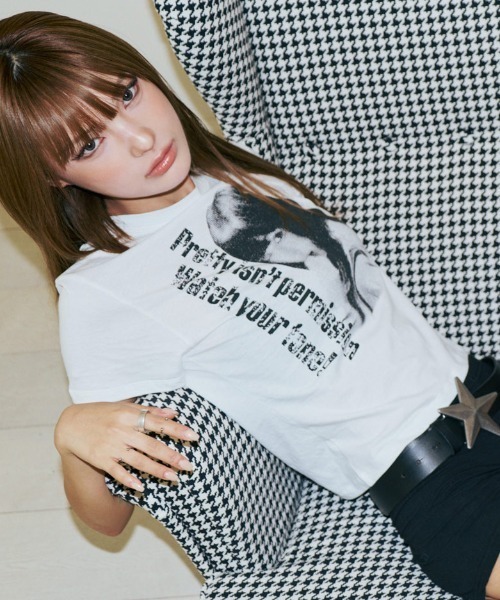 runningHIGH(ランニングハイ)の「A'GEM/9 × .kom 『runningHIGH/ランニングハイ』 WATCH YOUR TONE H/S TEE/ ウォッチユアトーングラフィックTシャツ(Tシャツ/カットソー・レディース・ホワイト/イエロー/グリーン・FREE)」の4枚目の写真