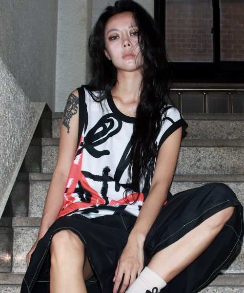 DEMARC(ドゥマーク)の「Street graffiti oversize sleeveless(Tシャツ/カットソー・レディース・その他・MEDIUM/LARGE)」の2枚目の写真