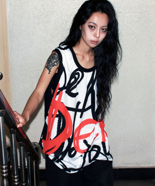 DEMARC(ドゥマーク)の「Street graffiti oversize sleeveless(Tシャツ/カットソー・レディース・その他・MEDIUM/LARGE)」の5枚目の写真