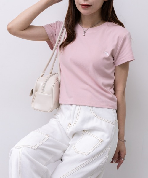 POLOCHAMPS(ポロチャンプス)の「POLOCHAMPS(ポロチャンプス)/無地 ワンポイント刺繍 クロップド丈 短丈 クルーネック/カラー刺繍Tシャツ(Tシャツ/カットソー・レディース・アイボリー/ワインレッド/サックスブルー/ネイビー/ブラック/ホワイト/ベージュ/ライトグレー/ダークグレー/ピンク・FREE)」の13枚目の写真