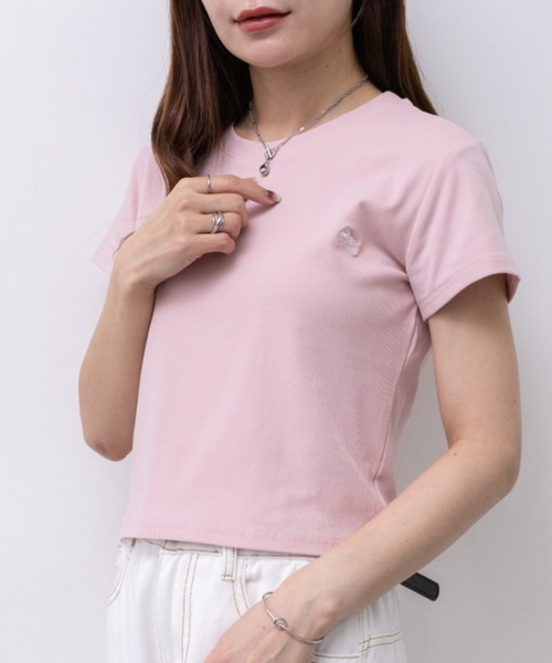 POLOCHAMPS(ポロチャンプス)の「POLOCHAMPS(ポロチャンプス)/無地 ワンポイント刺繍 クロップド丈 短丈 クルーネック/カラー刺繍Tシャツ(Tシャツ/カットソー・レディース・アイボリー/ワインレッド/サックスブルー/ネイビー/ブラック/ホワイト/ベージュ/ライトグレー/ダークグレー/ピンク・FREE)」の15枚目の写真