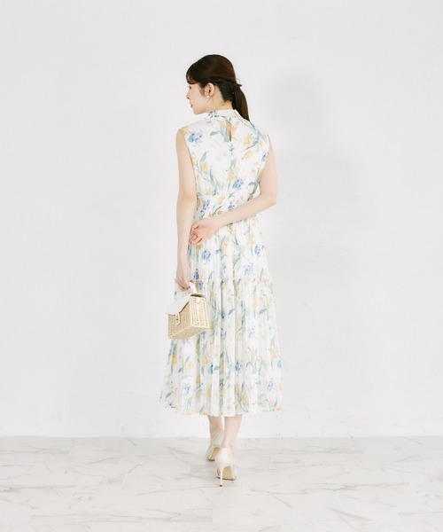 tocco closet(トッコ クローゼット)の「2WAYボウタイリボン付きラメシフォンフラワープリントプリーツティアードワンピース(ワンピース・レディース・ピンク/イエロー・M)」の6枚目の写真