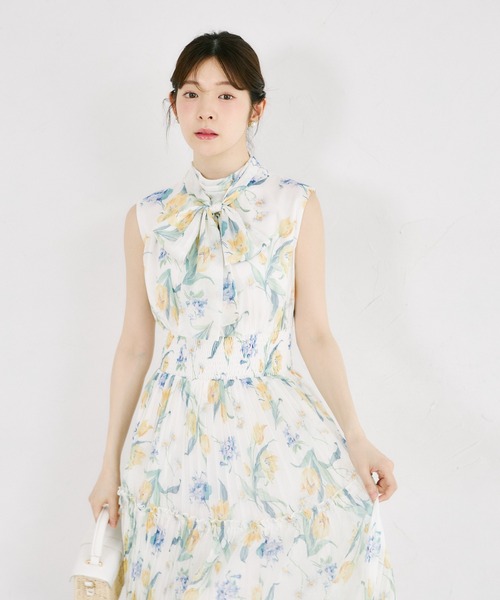 tocco closet(トッコ クローゼット)の「2WAYボウタイリボン付きラメシフォンフラワープリントプリーツティアードワンピース(ワンピース・レディース・ピンク/イエロー・M)」の8枚目の写真