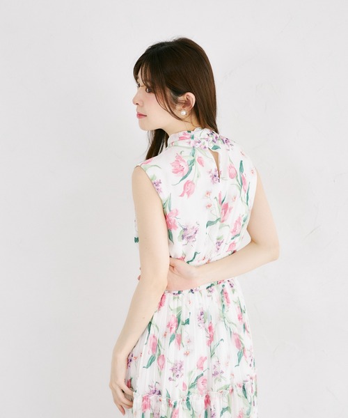 tocco closet(トッコ クローゼット)の「2WAYボウタイリボン付きラメシフォンフラワープリントプリーツティアードワンピース(ワンピース・レディース・ピンク/イエロー・M)」の20枚目の写真