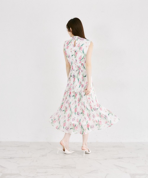 tocco closet(トッコ クローゼット)の「2WAYボウタイリボン付きラメシフォンフラワープリントプリーツティアードワンピース(ワンピース・レディース・ピンク/イエロー・M)」の15枚目の写真