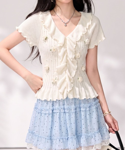 LUCPY(ラクピー)の「フラワーモチーフフリルニットトップス(その他トップス・レディース・ホワイト・X-LARGE/LARGE/MEDIUM/SMALL)」の4枚目の写真