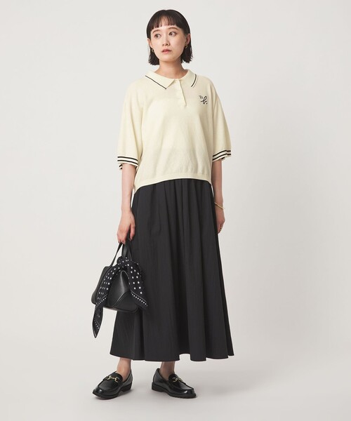 To b. by agnes b.（トゥービーバイアニエスベー）の「＜To b. by agnes b.コラボ＞ポロニット（ニット/セーター・レディース・ブラック/オフホワイト・FREE）」の3枚目の写真