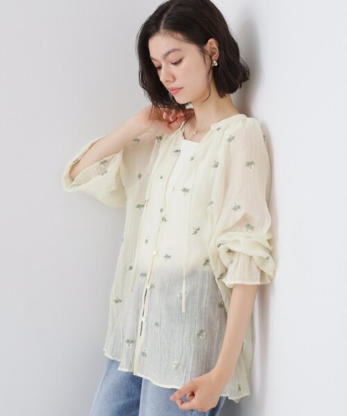 THE SHOP TK (ザ ショップ ティーケー )の「華やぎを添える 花柄刺繍ブラウス(シャツ/ブラウス・レディース・ブラック系/アイボリー系/ライトグリーン系・99)」の22枚目の写真
