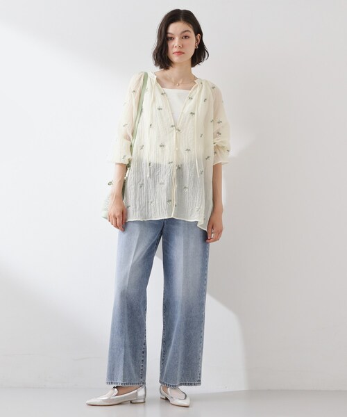 THE SHOP TK (ザ ショップ ティーケー )の「華やぎを添える 花柄刺繍ブラウス(シャツ/ブラウス・レディース・ブラック系/アイボリー系/ライトグリーン系・99)」の21枚目の写真