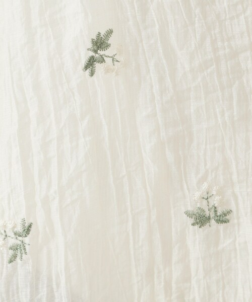 THE SHOP TK (ザ ショップ ティーケー )の「華やぎを添える 花柄刺繍ブラウス(シャツ/ブラウス・レディース・ブラック系/アイボリー系/ライトグリーン系・99)」の20枚目の写真