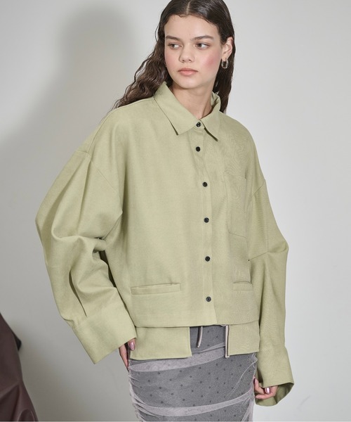 THE YOn(ザヨン)の「ポケットデザインタックスリーブクロップドシャツ(シャツ/ブラウス・レディース・グレイッシュベージュ/アッシュブラウン/チャコールグレー/セージグリーン・FREE)」の4枚目の写真