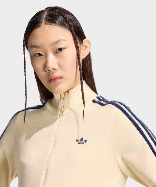 adidas(アディダス)の「adidas/アディダス ORI KNITTED FIREBIRD T オリジナルス ニット ファイヤーバード トラックトップ トラックジャケット ジャージ ニットジャケット ショート丈 クロップド丈 サイドライン ハイネック スポーティー レディース メンズ 2026年 秋 秋服 冬 冬服(ジャージ・レディース・ブラック/アイボリー/ブルー・S/XS/M/L)」の5枚目の写真