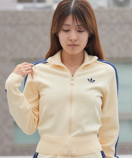adidas(アディダス)の「adidas/アディダス ORI KNITTED FIREBIRD T オリジナルス ニット ファイヤーバード トラックトップ トラックジャケット ジャージ ニットジャケット ショート丈 クロップド丈 サイドライン ハイネック スポーティー レディース メンズ 2026年 秋 秋服 冬 冬服(ジャージ・レディース・ブラック/アイボリー/ブルー・S/XS/M/L)」の20枚目の写真
