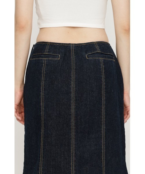 SLY(スライ)の「TULIP SHAPE DENIM M/SK チューリップシェイプデニムミディスカート 秋服 冬服(スカート・レディース・ネイビー・1/2)」の8枚目の写真