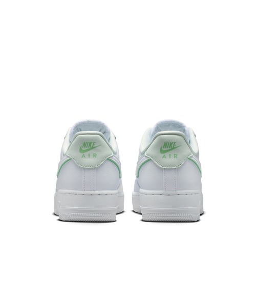 NIKE（ナイキ）の「NIKE/ナイキ WS ｴｱ ﾌｫｰｽ 1 07（スニーカー・レディース・ホワイト×グリーン・25cm/24.5cm/24cm/23.5cm/23cm/22.5cm/22cm）」の2枚目の写真