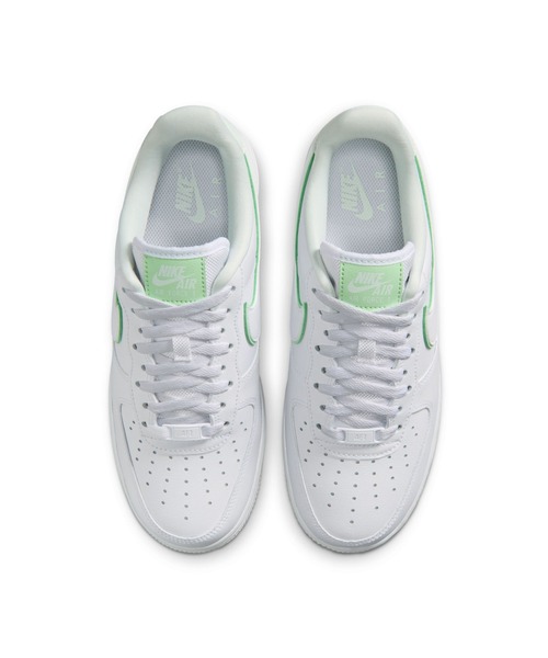 NIKE（ナイキ）の「NIKE/ナイキ WS ｴｱ ﾌｫｰｽ 1 07（スニーカー・レディース・ホワイト×グリーン・25cm/24.5cm/24cm/23.5cm/23cm/22.5cm/22cm）」の3枚目の写真