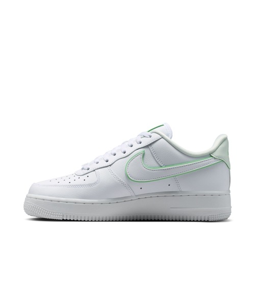 NIKE（ナイキ）の「NIKE/ナイキ WS ｴｱ ﾌｫｰｽ 1 07（スニーカー・レディース・ホワイト×グリーン・25cm/24.5cm/24cm/23.5cm/23cm/22.5cm/22cm）」の5枚目の写真