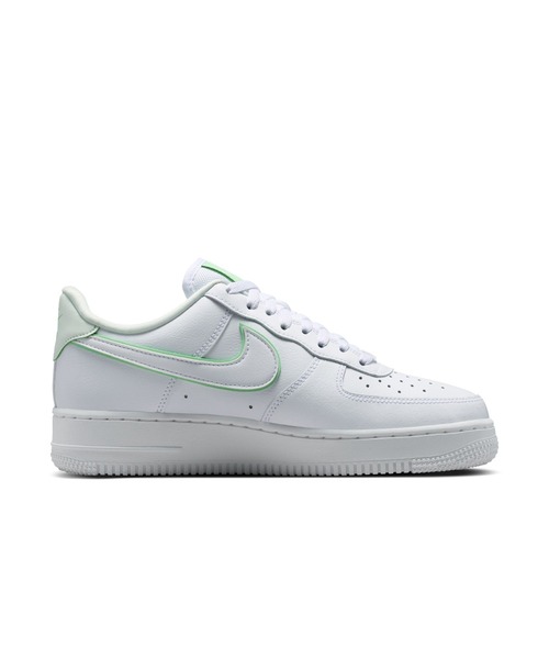 NIKE（ナイキ）の「NIKE/ナイキ WS ｴｱ ﾌｫｰｽ 1 07（スニーカー・レディース・ホワイト×グリーン・25cm/24.5cm/24cm/23.5cm/23cm/22.5cm/22cm）」の7枚目の写真