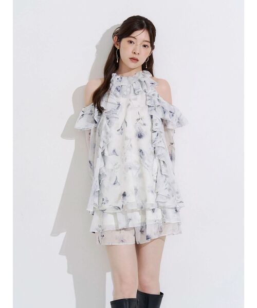 MERCURYDUO(マーキュリーデュオ)の「ラッフルチュニックフレアショーツセットアップ(ワンピース・レディース・オフホワイト/ブラウン/ブラック・FREE)」の4枚目の写真