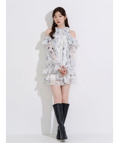 MERCURYDUO(マーキュリーデュオ)の「ラッフルチュニックフレアショーツセットアップ(ワンピース・レディース・オフホワイト/ブラウン/ブラック・FREE)」の7枚目の写真
