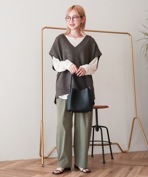 AMERICAN HOLIC(アメリカンホリック)の「【WEB限定】ラメ入リVネックニットベスト(ベスト・レディース・ブラウン/ブラック/グレー・FREE)」の10枚目の写真