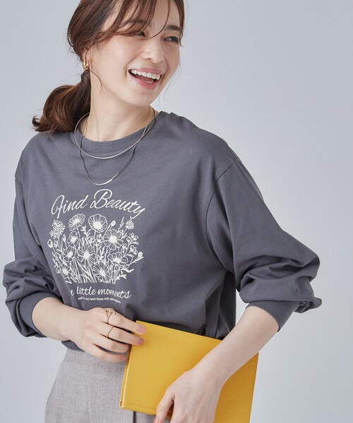 SHOO・LA・RUE(シューラルー)の「【S-LL】デイリー使いに 選べる6柄プリントロンT(Tシャツ/カットソー・レディース・ベージュ系その他5/ホワイト/ダークブラウン/ライトイエロー系5/ホワイト系3/ホワイト系7/ブラック系2/ライトグレー系3/グレー系6/グレー系8/ピンク系その他/ブルーグリーン・01/02/03/04)」の7枚目の写真