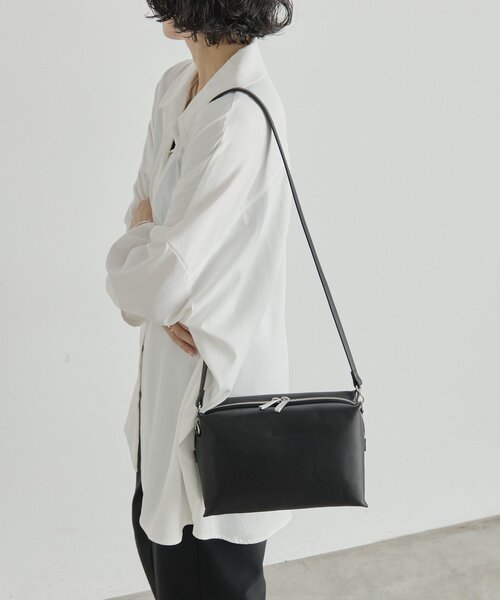 ear PAPILLONNER（イアパピヨネ）の「【kawa-kawa(カワカワ)】NO1583 tsunoワイドポシェットバッグ（ショルダーバッグ・レディース・ブラック・FREE）」の17枚目の写真