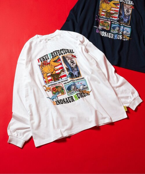 BREEZE(ブリーズ)の「福井県立恐竜博物館コラボ ロゴモチーフロンT(大人)(Tシャツ/カットソー・メンズ・オフホワイト/ネイビー・MEDIUM/LARGE/SMALL)」の1枚目の写真