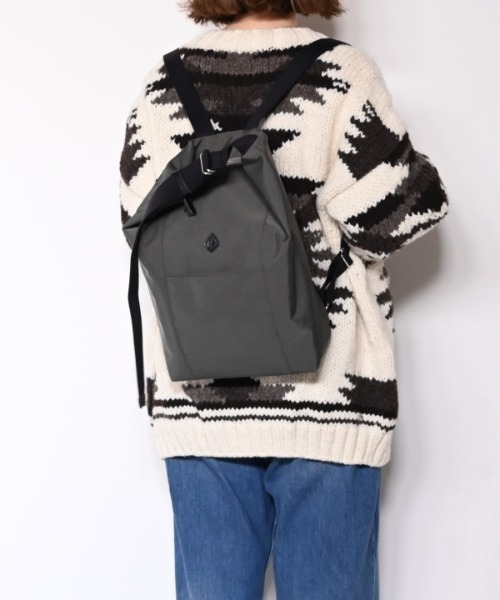 CLEDRAN(クレドラン)の「【軽量ナイロン】CL3929 PELI 2WAY RUCK SACK(バックパック/リュック・レディース・ブラック/ダークベージュ/チャコールグレー・FREE)」の1枚目の写真