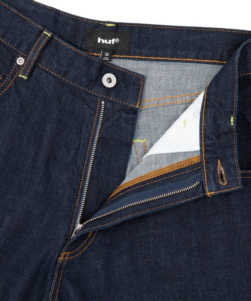 HUF(ハフ)の「CLASSIC DENIM PANT(デニムパンツ・メンズ・ノンウォッシュ/ブラック・36/34/32/30/28)」の3枚目の写真