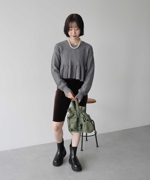 earth music&ecology(アースミュージックアンドエコロジー)の「クロップドペプラムニットプルオーバー(Tシャツ/カットソー・レディース・イエロー/オフホワイト/グレー・FREE)」の14枚目の写真