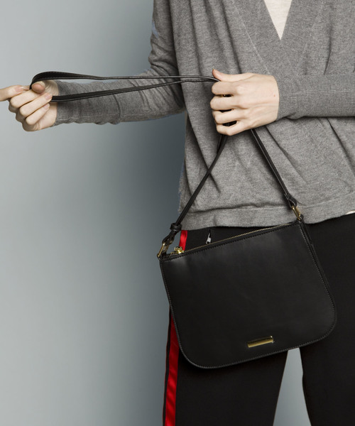 PLAIN CLOTHING（プレーンクロージング）の「フラットショルダーバッグ【PLAIN CLOTHING】（ショルダーバッグ・レディース・グリーン/ボルドー/ブラウン/グレー/ブラック・FREE）」の17枚目の写真