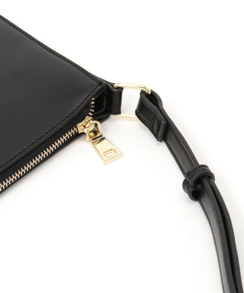 PLAIN CLOTHING（プレーンクロージング）の「フラットショルダーバッグ【PLAIN CLOTHING】（ショルダーバッグ・レディース・グリーン/ボルドー/ブラウン/グレー/ブラック・FREE）」の7枚目の写真