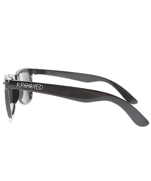 BEAMS（ビームス）の「KROOKED / SUNGLASS（サングラス・メンズ・ブラック・ONE SIZE）」の2枚目の写真