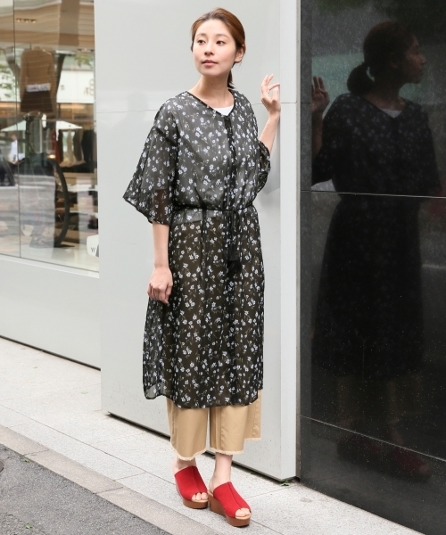 LEPSIM（レプシィム）の「ヨウリュウガラワンピコート 762127（ワンピース・レディース・マスタード/ブラック/ホワイト・LARGE/MEDIUM）」の17枚目の写真