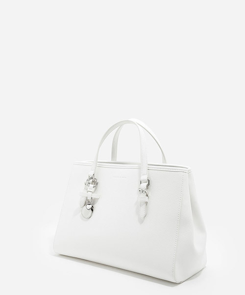 CHARLES & KEITH(チャールズ & キース)の「ボーディテールトートバッグ / BOW DETAIL TOTE BAG(トートバッグ・レディース・レッド/ホワイト/ブラック・L)」の7枚目の写真