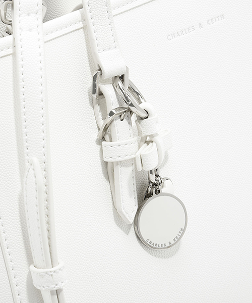 CHARLES & KEITH(チャールズ & キース)の「ボーディテールトートバッグ / BOW DETAIL TOTE BAG(トートバッグ・レディース・レッド/ホワイト/ブラック・L)」の8枚目の写真