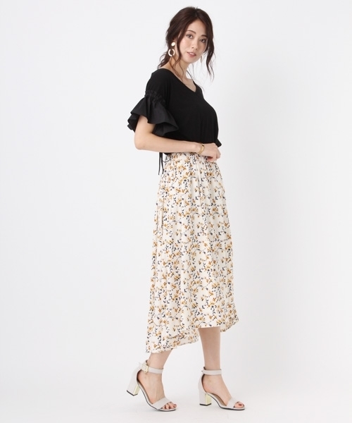 Andemiu(アンデミュウ)の「【BAILA8月号市川紗椰さん着用】【UVケア加工・接触冷感】フハクフリルソデTOPS765171(Tシャツ/カットソー・レディース・レッド/ブラック/オフホワイト/グレー/マスタード・FREE)」の9枚目の写真