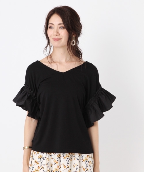 Andemiu(アンデミュウ)の「【BAILA8月号市川紗椰さん着用】【UVケア加工・接触冷感】フハクフリルソデTOPS765171(Tシャツ/カットソー・レディース・レッド/ブラック/オフホワイト/グレー/マスタード・FREE)」の14枚目の写真