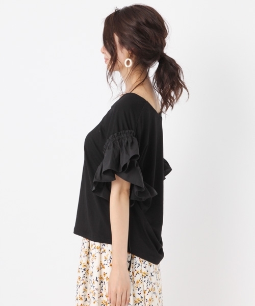 Andemiu(アンデミュウ)の「【BAILA8月号市川紗椰さん着用】【UVケア加工・接触冷感】フハクフリルソデTOPS765171(Tシャツ/カットソー・レディース・レッド/ブラック/オフホワイト/グレー/マスタード・FREE)」の15枚目の写真