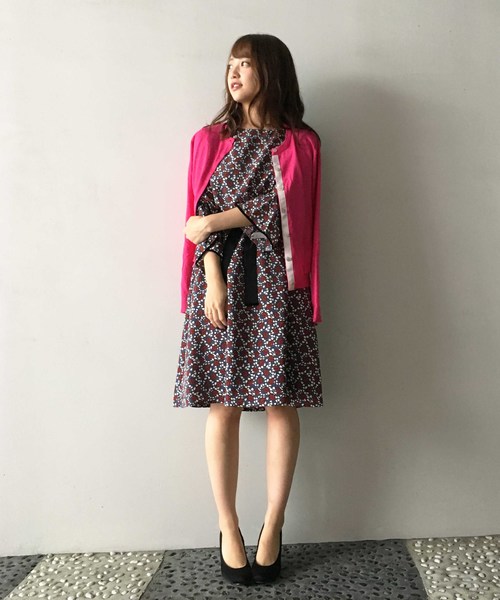 PICCIN（ピッチン）の「レトロフラワープリントワンピース（ワンピース・レディース・ブラック/ブラウン/ブルー/ブラウン系その他・MEDIUM/LARGE）」の4枚目の写真