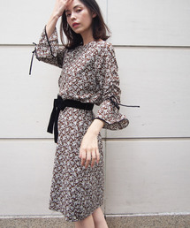 レトロフラワープリントワンピース