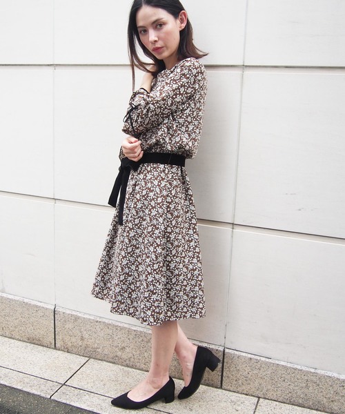 PICCIN（ピッチン）の「レトロフラワープリントワンピース（ワンピース・レディース・ブラック/ブラウン/ブルー/ブラウン系その他・MEDIUM/LARGE）」の10枚目の写真