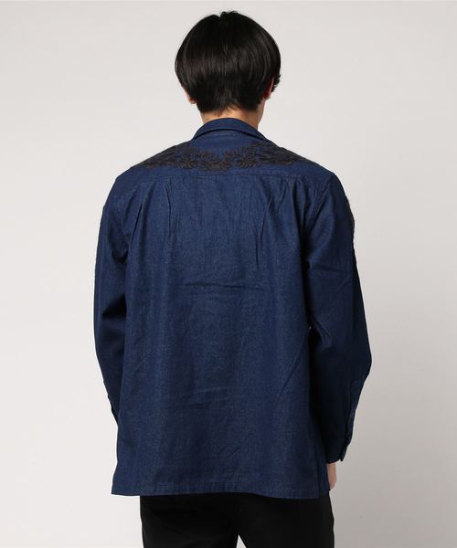 niko and...（ニコアンド）の「Ｕボタニカル刺繍オープンカラーシャツ（シャツ/ブラウス・メンズ・チャコール/インディゴブルー・MEDIUM/LARGE）」の4枚目の写真