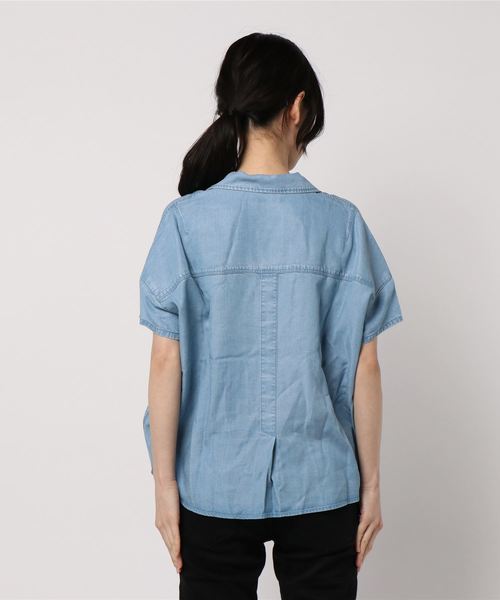 Calvin Klein Jeans(カルヴァンクラインジーンズ)の「ボックスデニム風シャツ(シャツ/ブラウス・レディース・インディゴブルー・LARGE/SMALL/MEDIUM/X-SMALL)」の2枚目の写真