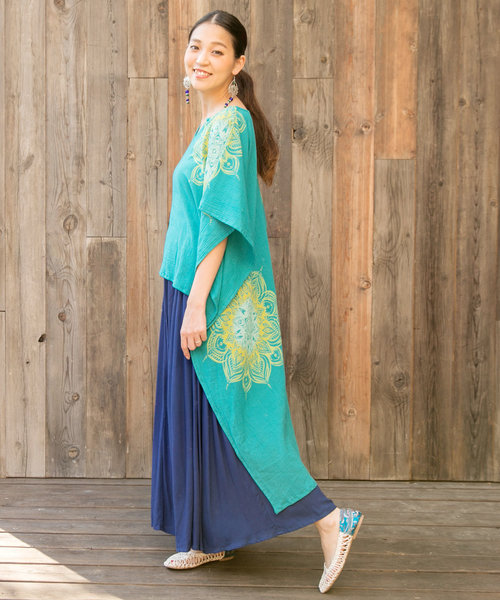 チャイハネ（チャイハネ）の「【チャイハネ】yul 曼荼羅模様ハイローヘムビッグシルエットワンピース（ワンピース・レディース・ホワイト/ネイビー/オレンジ/ミント/イエロー/ブラック×ブルー/パープル/カーキ・FREE）」の5枚目の写真